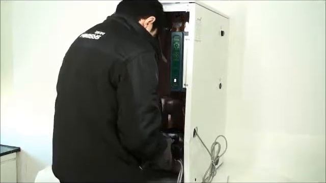 Ремонт котла Kiturami TGB 30 Замена газовой горелки смотреть онлайн