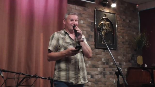 Илья Бестужев открывает вечер