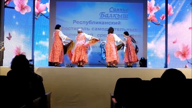 "Платочная круговерть" танцует студия ветеранов "Настроение" Валентины Солдатовой Чистополь смотреть онлайн