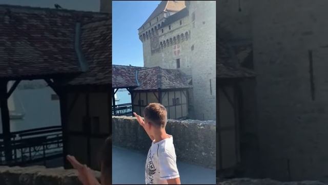 Travelvlog: Montreaux ( Памятник Фредди Меркьюри, Музей Queen, Шилонский Замок) смотреть онлайн