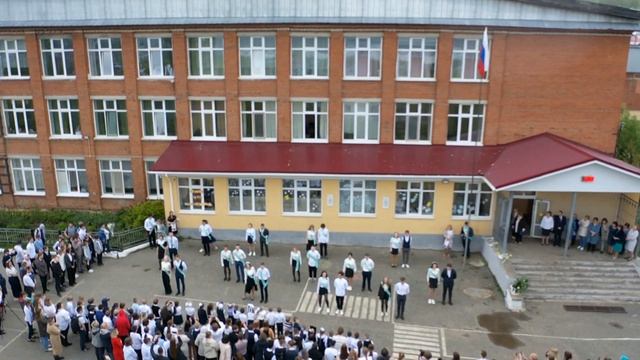 Вальс 11 класс. Выпуск 2022. МАОУ АГО "АСОШ №1" смотреть онлайн