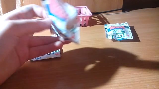 ???Супер-мега распаковка бумажных сюрпризов.Мини лента,киндер,лол петс ,клеточки,еда и эмоджи смотреть онлайн
