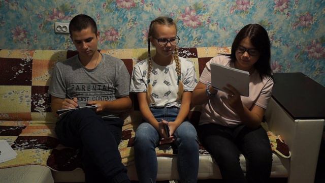 КТО ЗНАЕТ МЕНЯ ЛУЧШЕ? ПАРЕНЬ vs ЛУЧШАЯ ПОДРУГА смотреть онлайн