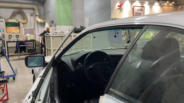 Молния! Экстренный выпуск! BMW 850 ПОЕХАЛА! Она 1991 года, и команда #гаражермес сделала ее новой! смотреть онлайн