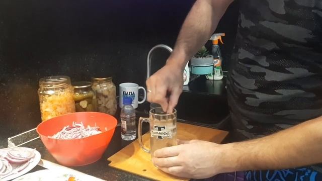 Картошка по деревенски с селёдочкой,опятами,квашеной капустой, солёными огурцами и сальцом!!!