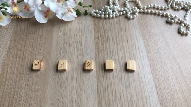 СКУЧАЕТ, ТОСКУЕТ ЛИ ОН/ОНА ПО МНЕ? /ОНЛАЙН ГАДАНИЕ/ Школа Таро Golden Charm смотреть онлайн