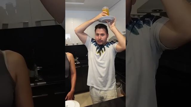 Прикололся над женой) смотреть онлайн