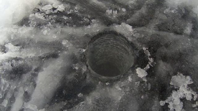 Зимняя рыбалка в запретной зоне Гидро Электро Станции (платина) смотреть онлайн