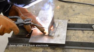 Stick welding steel with the Hyundai HG200 welding machine / Test Stahl Elektrode schweißen