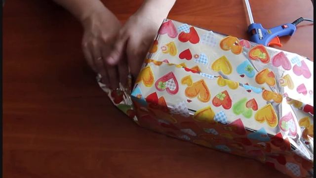 ОФОРМЛЕНИЕ КОРОБКИ ДЛЯ ПОДАРКА | ДЕКОР КОРОБКИ смотреть онлайн