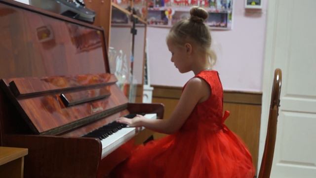 Ю. Абелев "В степи" смотреть онлайн