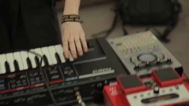 Grimes - Crystal Ball (Live From A Mexico City's Rooftop)