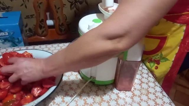 Электросоковыжималка Журавинка СВСП-301.Заготавливаем домашний томатный сок смотреть онлайн