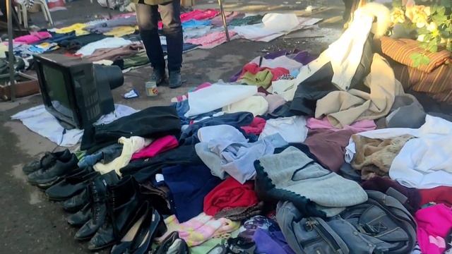 Прогулки по Ташкенту Блошиный рынок Янгиабад / Walking in Tashkent Yangiabad Flea Market смотреть онлайн