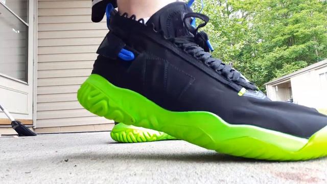 Jordan Proto React on feet смотреть онлайн