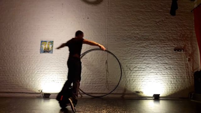 "Gyroscopic valzer" (small impro whit inmotion v5f monowheel ) Daniele Contino смотреть онлайн