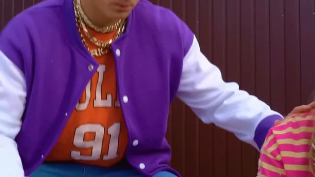 Бедная VS Богатая VS Гига Богатая Студентка || Как Влюбить в Себя Миллионера смотреть онлайн