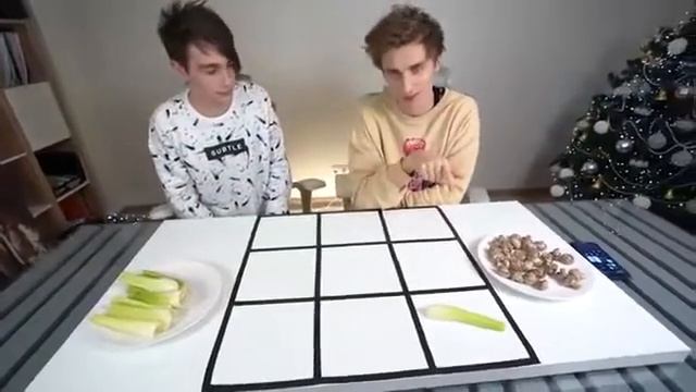 Играем идей в крестики нолики челендж смотреть онлайн