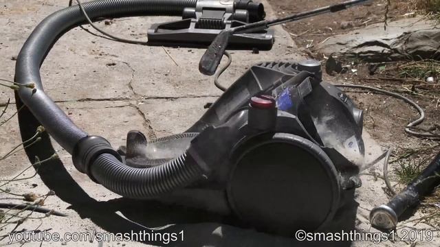 Dyson DC29 Vacuum Sand Destruction смотреть онлайн