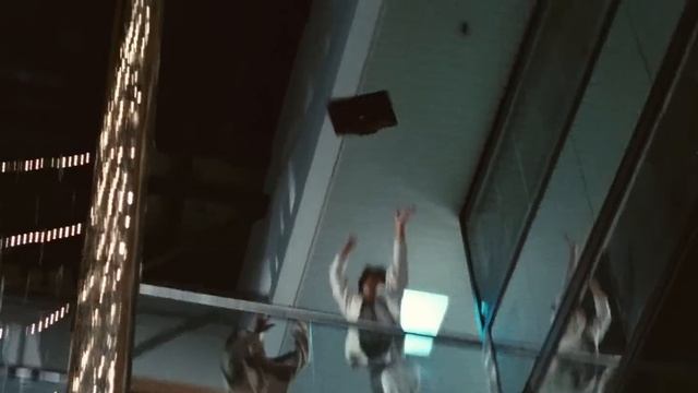 Jackie Chan's POLICE STORY 1985 FINAL FIGHT SCENE смотреть онлайн