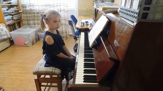 Ярослава Лемешкина, 5 лет. П.И.Чайковский, "Новая кукла" (Открытый урок). смотреть онлайн