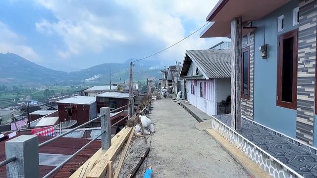 Walking in a beautiful village in Indonesia||the beautiful village of Batur, Central Java смотреть онлайн