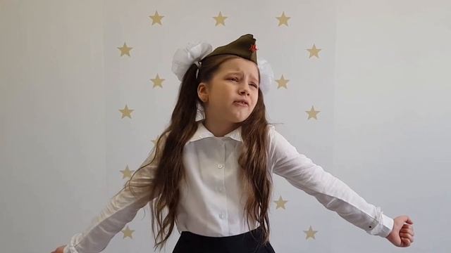 Сухорукова Елизавета (Москва) читает стихотворение Сергея Михалкова смотреть онлайн