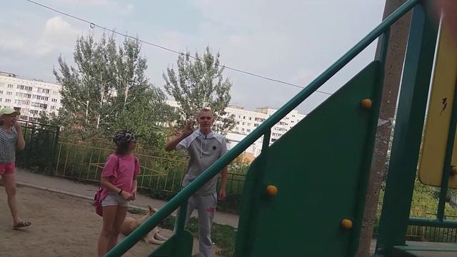 Не нормальные девочки с крапивами бьют нас смотреть онлайн