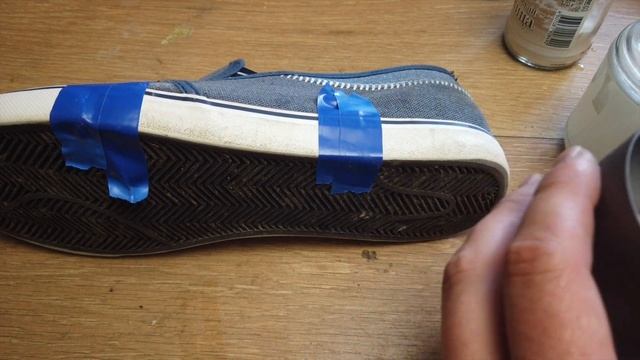 СОСЕДКА РАССКАЗАЛА как вернуть подошве БЕЛЫЙ ЦВЕТ - инструкция. И проверка ТРЕХ ХИТРОСТЕЙ из ютуба.