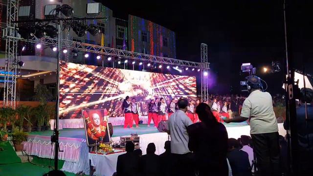 DBY SOUNDS - Soundcraft SI expression 3 live (BGS world School) смотреть онлайн