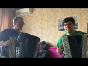 Дорогой итальянский и дешевый советский баян .Богословский извозчик , Свет и тени