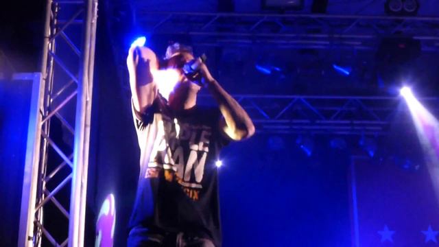 Simple Plan - Perfect World (Live @ Estragon Club, Bologna) смотреть онлайн