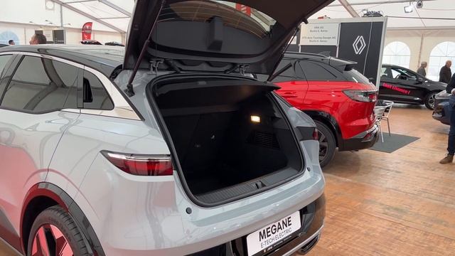 New Renault Megane E-Tech EV60 Electric 2023 смотреть онлайн