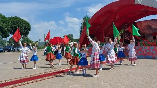 Танец "Это Беларусь - страна моя!" смотреть онлайн
