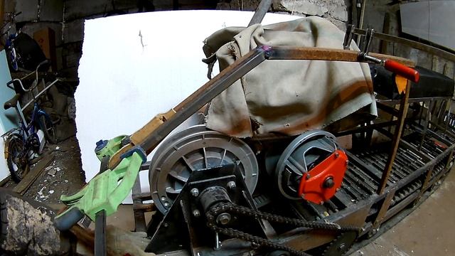 Самодельный снегоход. Часть 6. Как сделать сиденье. Передок каркаса. Доработка рамы. смотреть онлайн