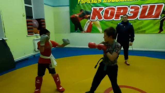 тренировка по боксу и ММА. смотреть онлайн