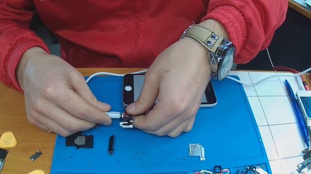 iPhone 6 думает что подключены наушники смотреть онлайн