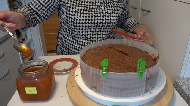 Глазурь шоколадная и сборка Торта смотреть онлайн
