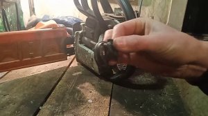 Бензопила Штиль MS 180,при холодном запуске заводиться, на горячию нет!!!