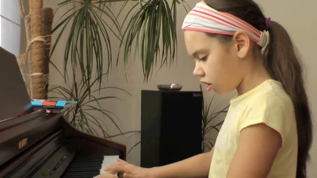 Музыкальная открытка. Амина поздравляет тетю Дилю смотреть онлайн