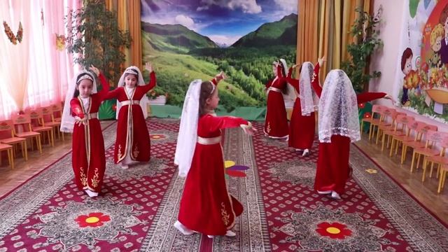 Дагестанский девичий танец.