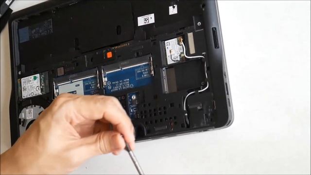 Dell Latitude E7240 Disassembly to access RAM, SSD, Keyboard, wifi and others смотреть онлайн