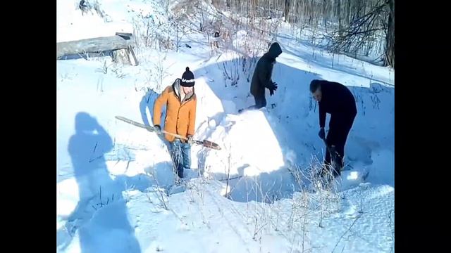 Закопали Колому в снегу смотреть онлайн