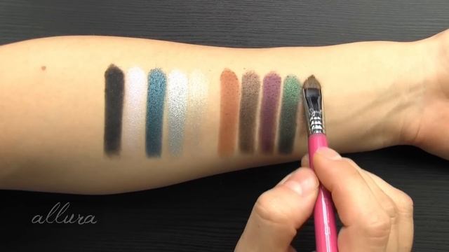 Urban Decay GAME OF THRONES Eye Shadow Palette: Live Swatches & Review смотреть онлайн