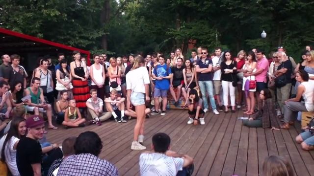 Танцы. Парк Горького, Москва. смотреть онлайн