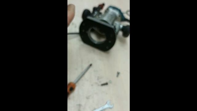 Увеличение хода фрезы на фрезере Макита 0700 смотреть онлайн