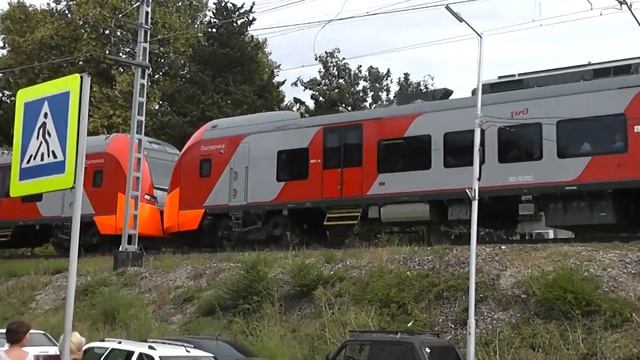 Сдвоенный электропоезд ЭС1-013/040 "Ласточка" сообщением Сочи - Туапсе смотреть онлайн