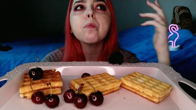 ВЕНСКИЕ ВАФЛИ и ЧЕРЕШНЯ МУКБАНГ/mukbang смотреть онлайн