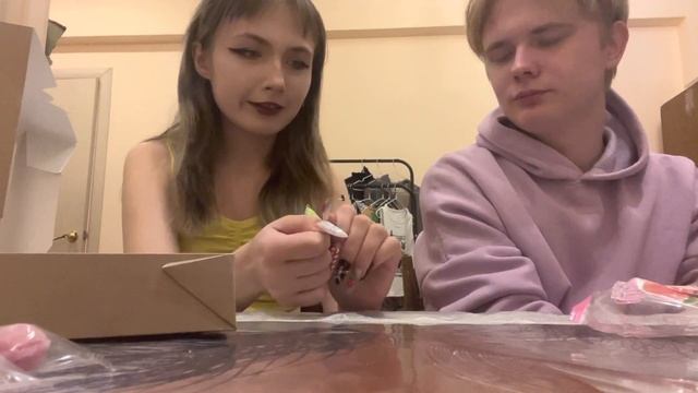 РАСПАКОВКА ЯПОНСКИХ ВКУСНЯШЕК // гадость или сладость? смотреть онлайн
