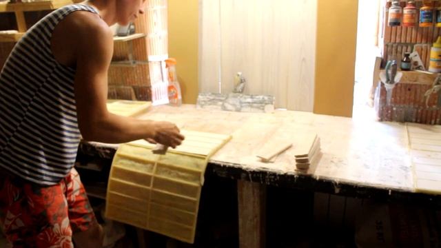 Создание декоративного камня в гараже | Венецианский кирпич | часть 2 смотреть онлайн